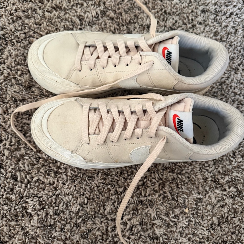 Nike Light Cream/Beige Low-Top Sneakers